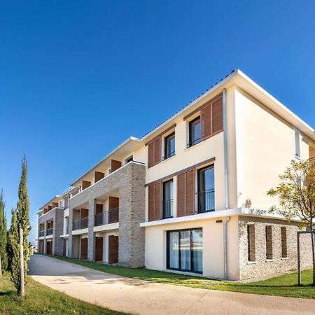Ibis Styles Cabries Aix-En-Provence Tgv Hotel Exterior foto