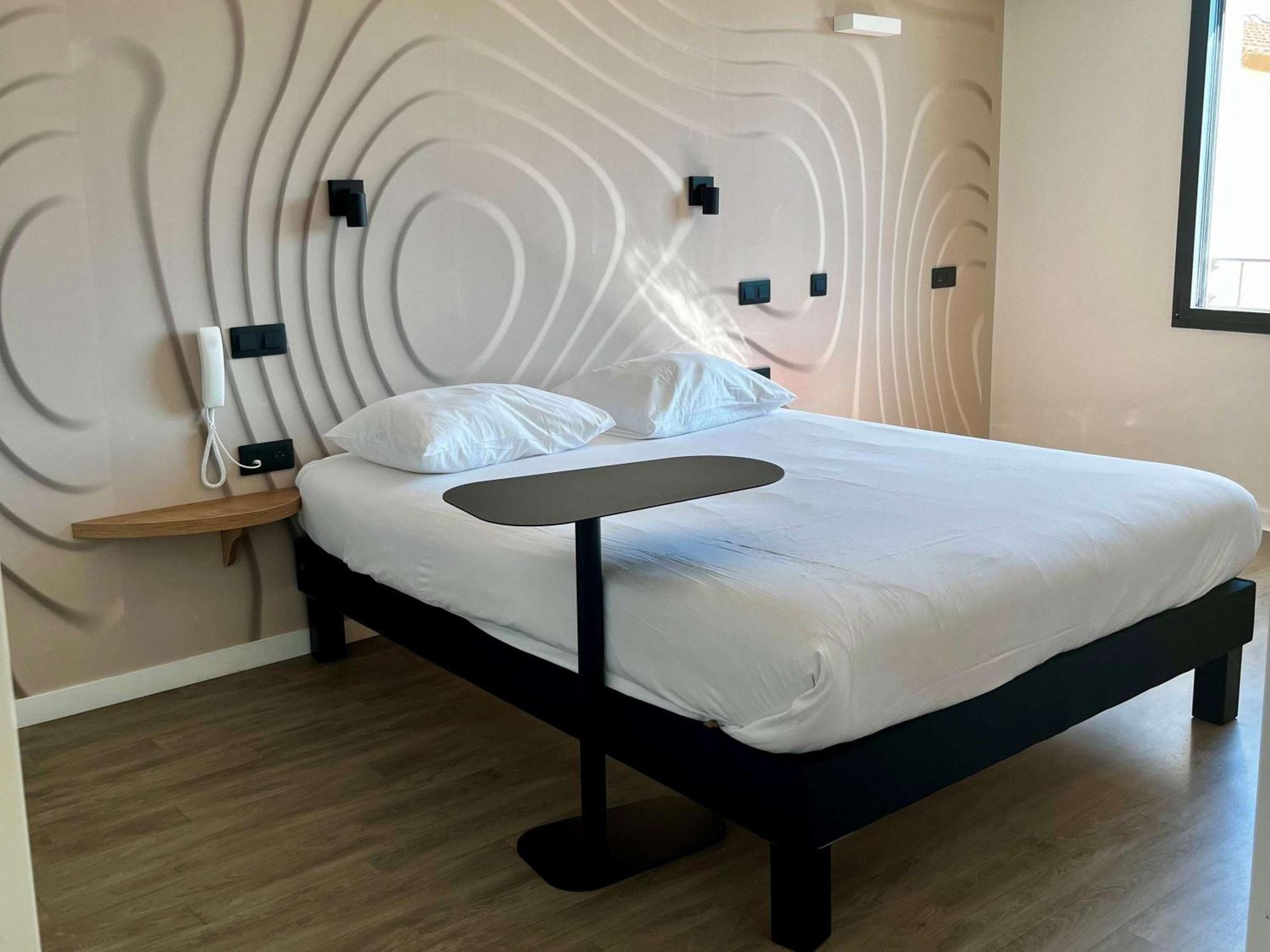 Ibis Styles Cabries Aix-En-Provence Tgv Hotel Exterior foto