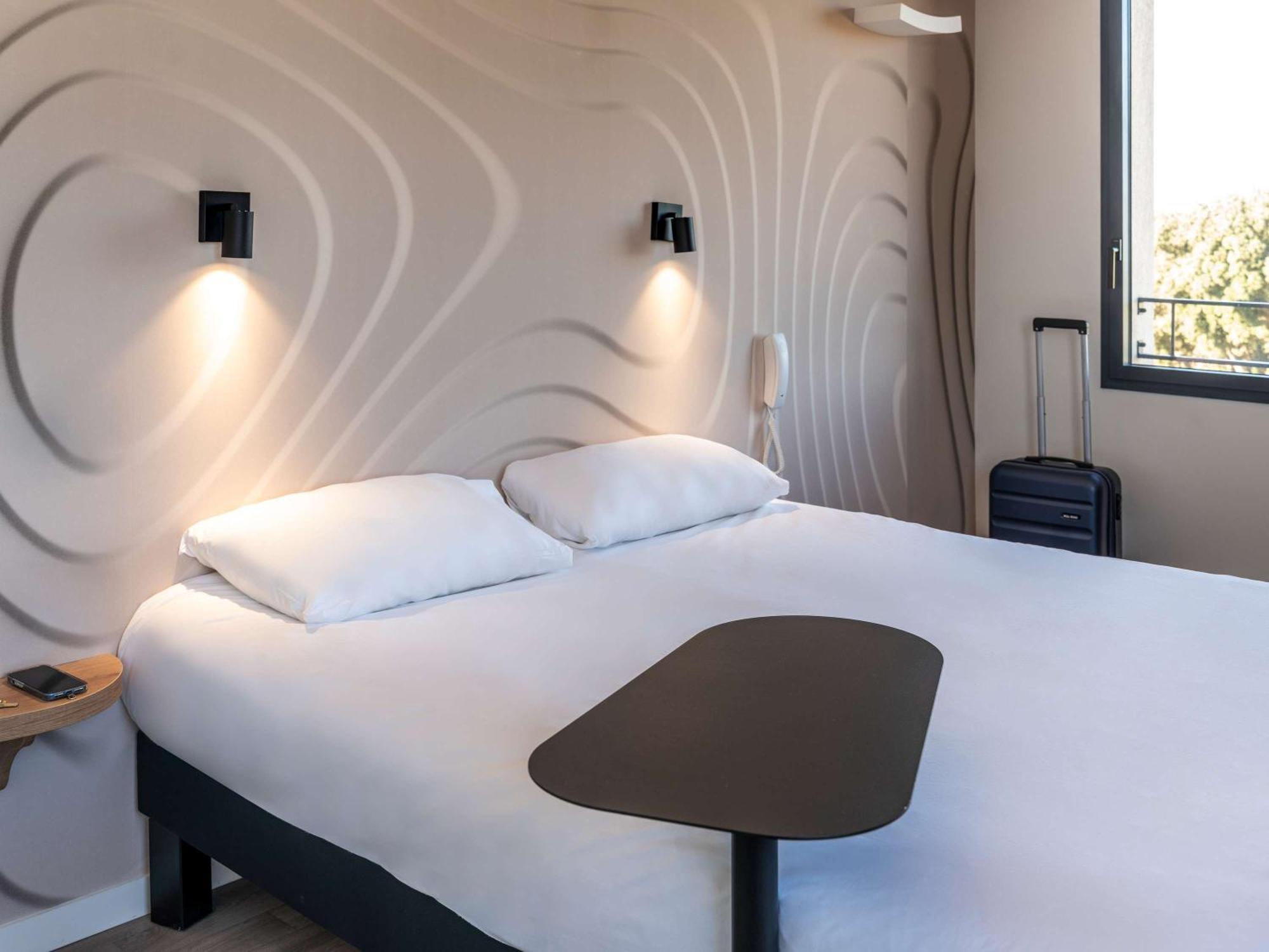 Ibis Styles Cabries Aix-En-Provence Tgv Hotel Exterior foto