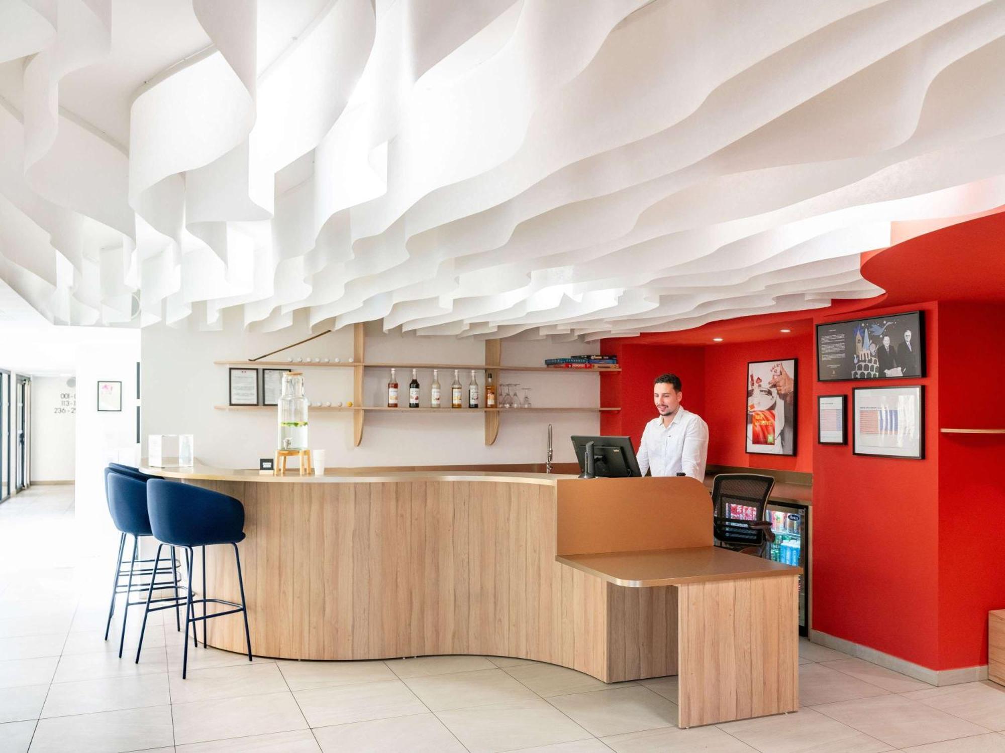 Ibis Styles Cabries Aix-En-Provence Tgv Hotel Exterior foto